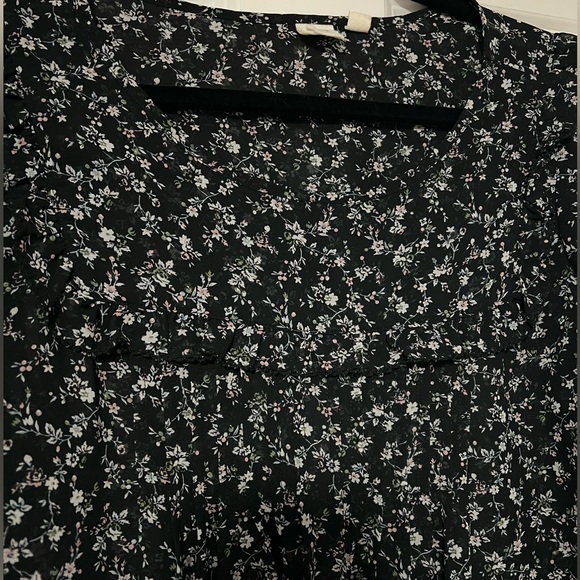 GAP Black Floral Sheer Blouse - Picture 2 of 4